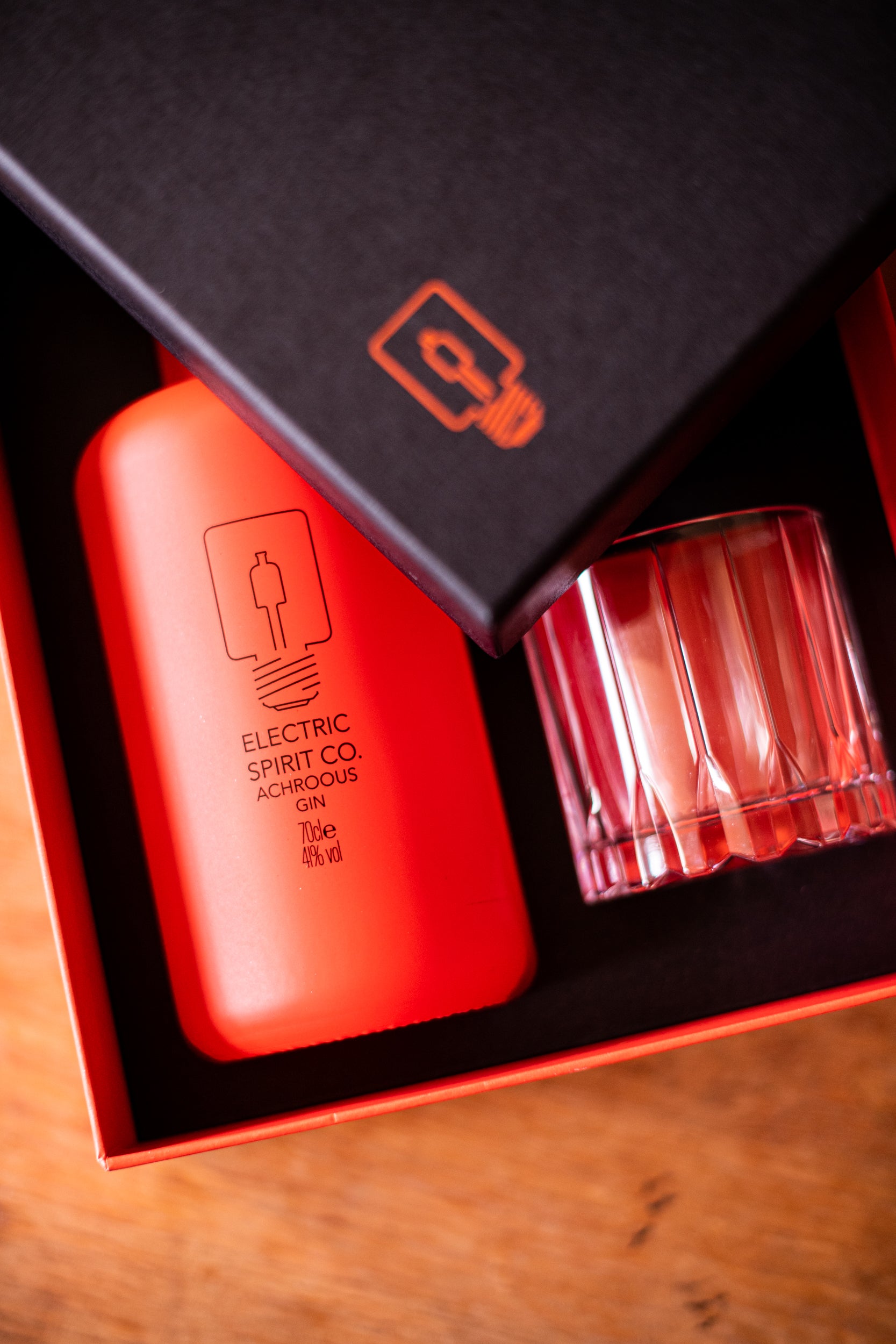 Electric x Riedel Gift Set